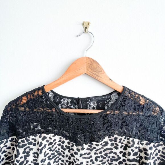 Black Tape_ Leopard Top Blouse Lace Inserts Bell Sleeves Women's M - Picture 4 of 9